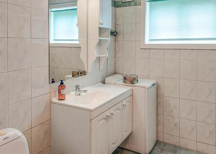 Feriehus Cozy In With House Sea View Mosvik